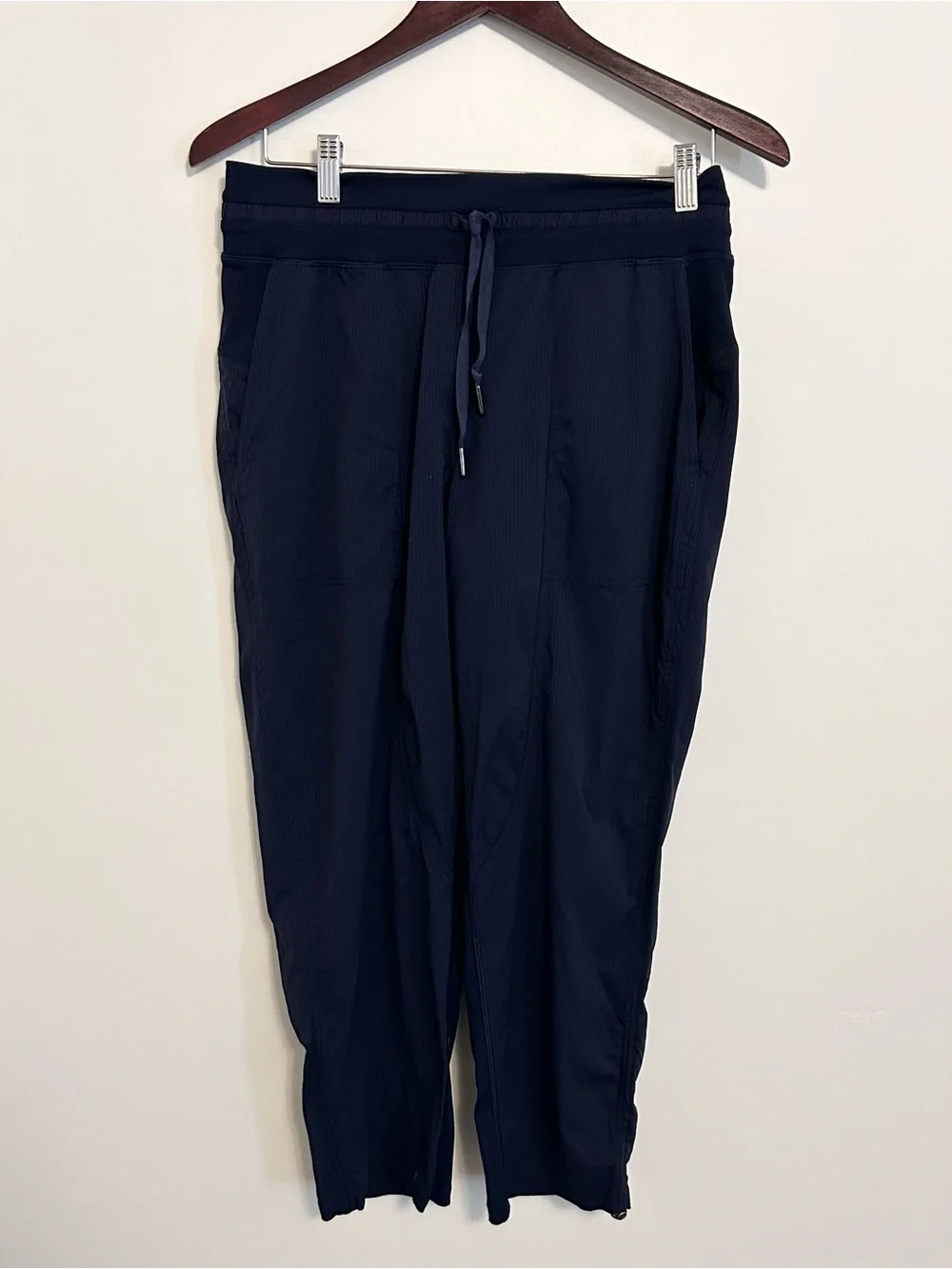 Lululemon Dance Studio Mid-Rise Cropped Navy Pant Size 8